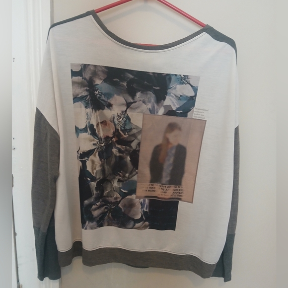 Zara Tops - Zara Long Sleeve Graphic Tee in White and Gray with Blue Accents